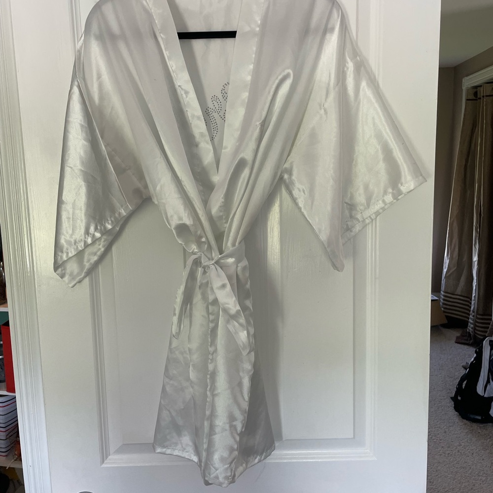 “ Bride “ Robe - Picture 3 of 3